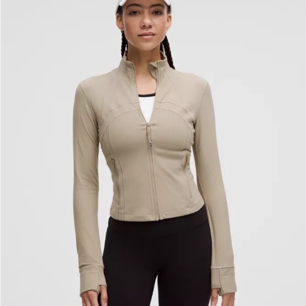 Lululemon Define Cropped Jacket
Ribbed Nulu